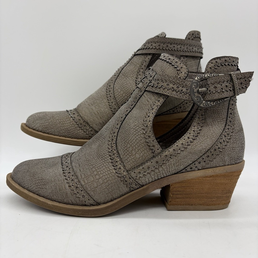Very G Womens 8 Boots Western Cutout Ankle Pewter Gray Buckle Country Festival